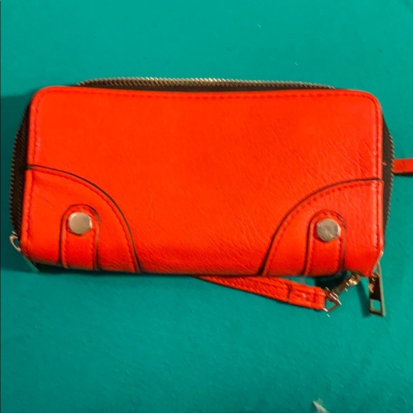 Red two zipper wallet/wristlet - Picture 3 of 7